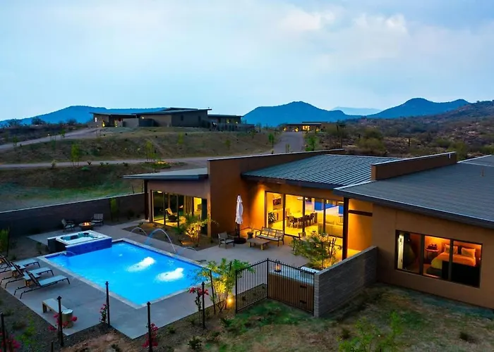 Holiday home Paradise Canyon-private Event Venue-estate 1&3