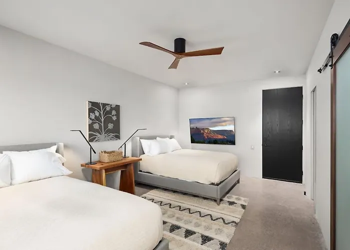 Holiday home Paradise Canyon-private Event Venue-estate 1&3 *