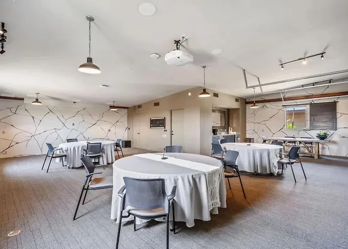Holiday home Paradise Canyon-private Event Venue-estate 1&3 *