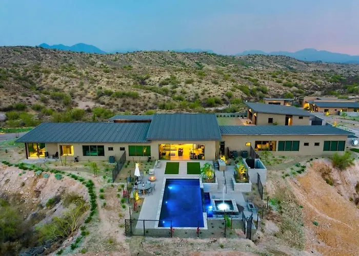 Holiday home Paradise Canyon-private Event Venue-estate 1&3